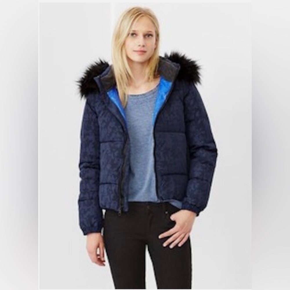 Women’s Gap Puffer Camp Coat Jacket
